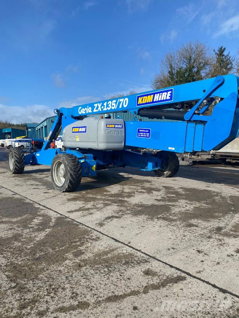 Genie ZX 135/70 Plataformas con brazo de elevación manual