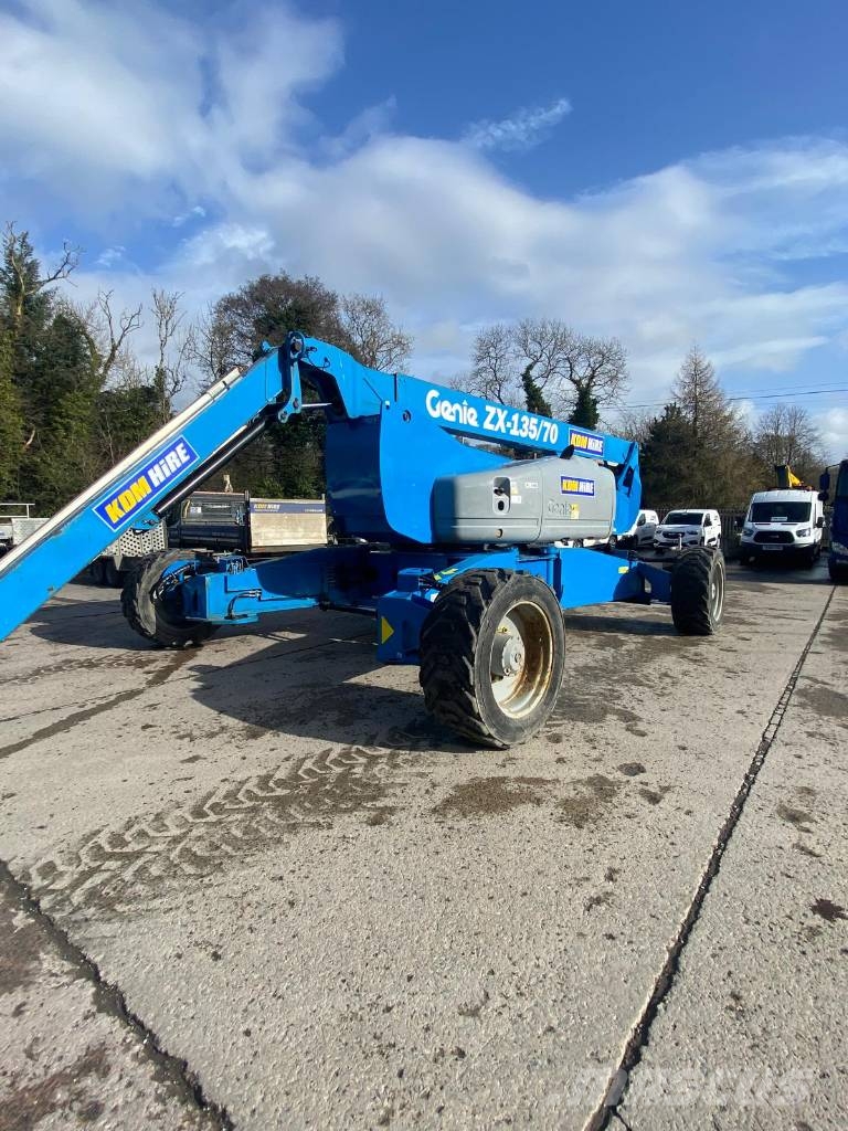 Genie ZX 135/70 Plataformas con brazo de elevación manual