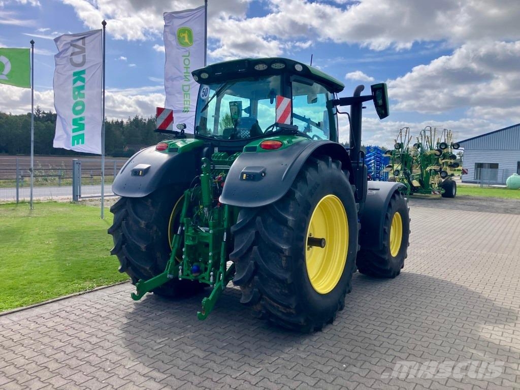 John Deere 6R 215 トラクター