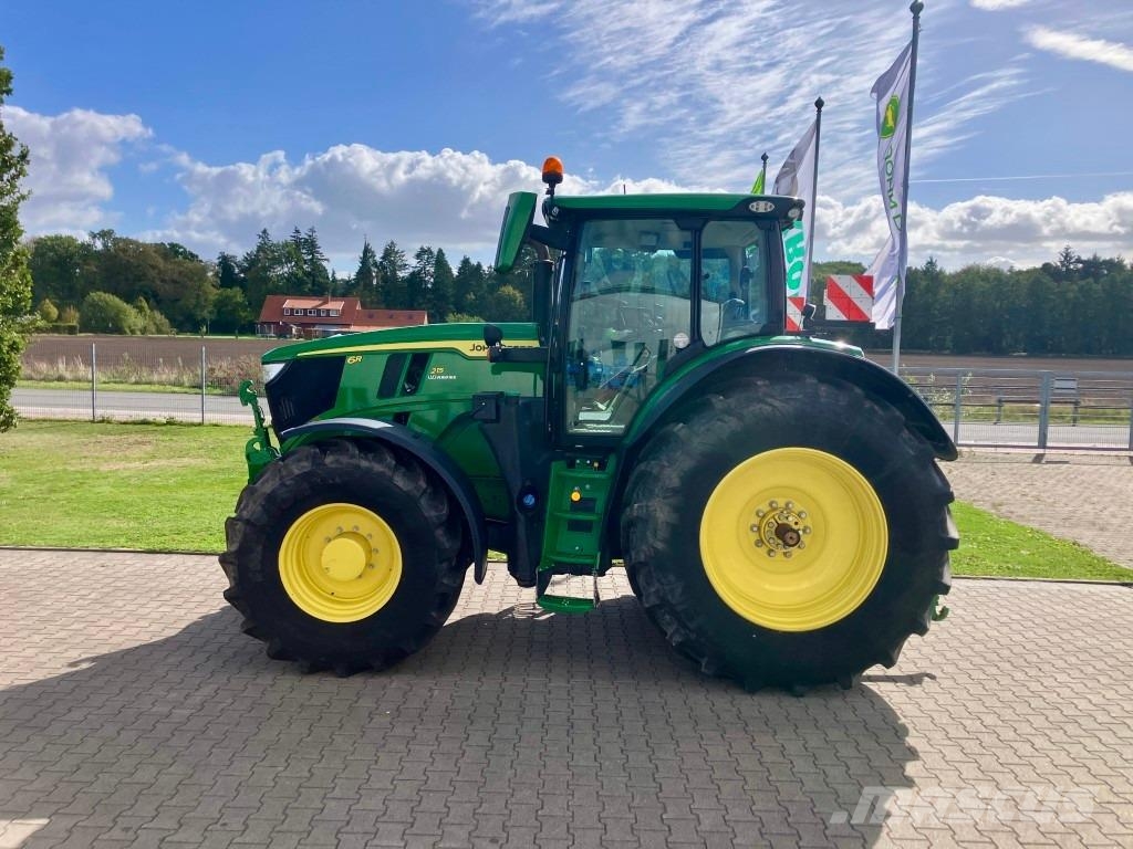 John Deere 6R 215 トラクター
