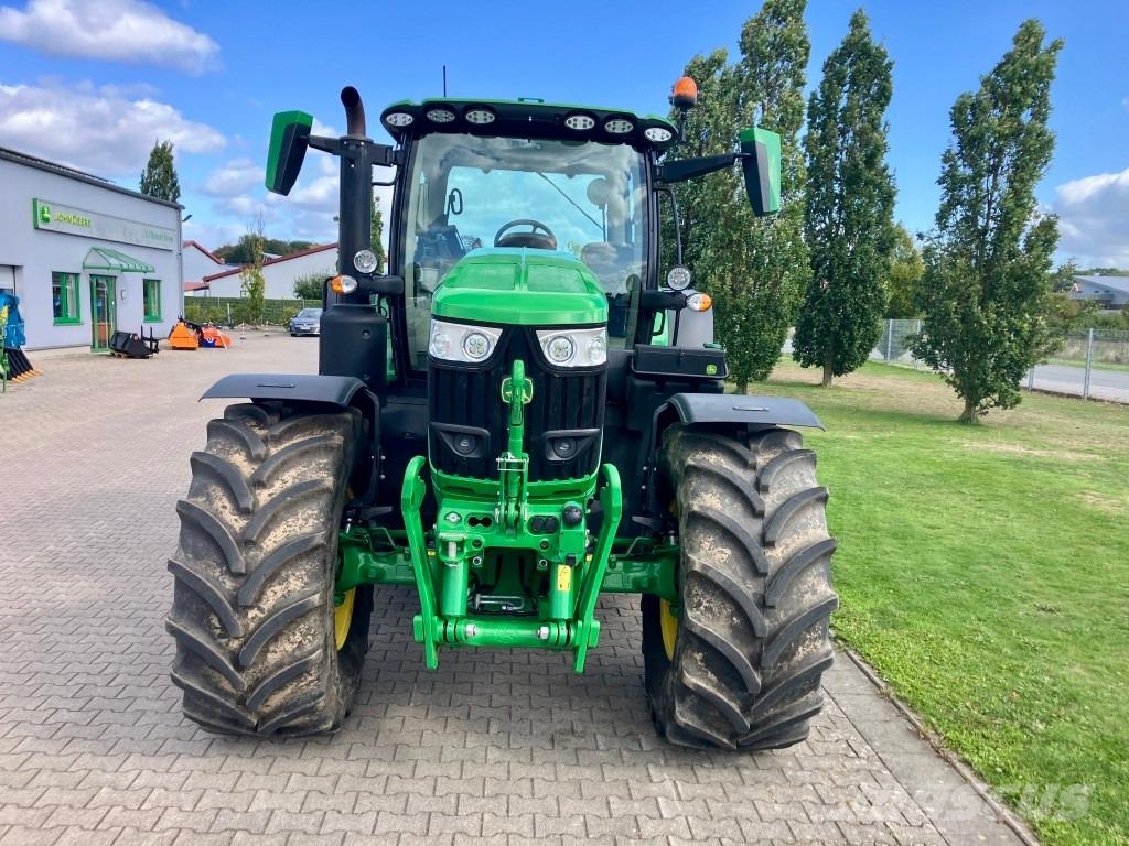 John Deere 6R 215 トラクター