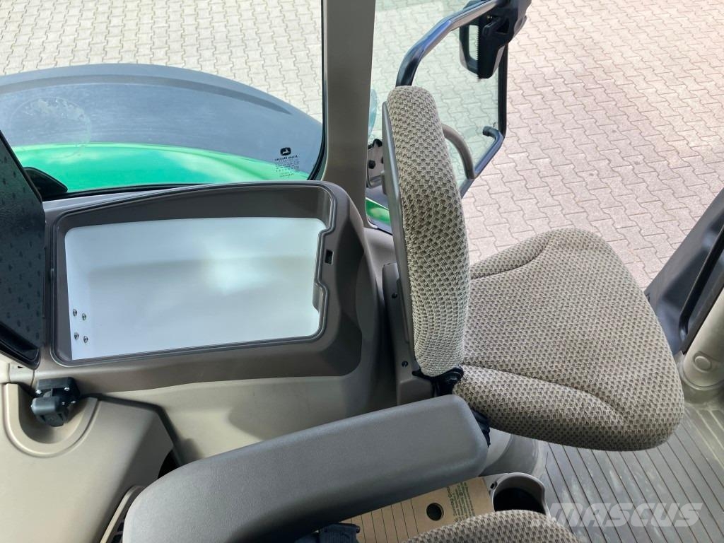 John Deere 6R 215 トラクター