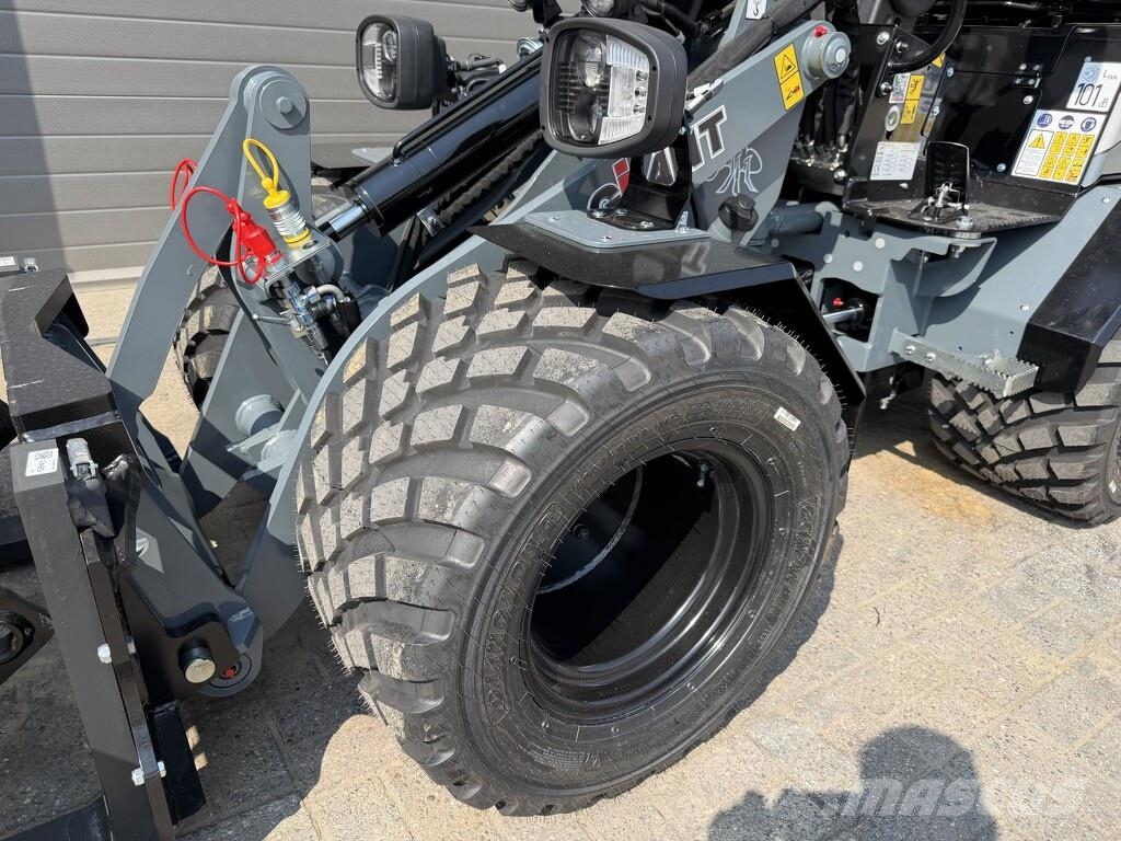 GiANT G1500L X-TRA minishovel NIEUW giekvering €625 LEAS لوادر بعجل
