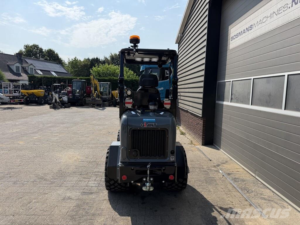 GiANT G1500L X-TRA minishovel NIEUW giekvering €625 LEAS لوادر بعجل