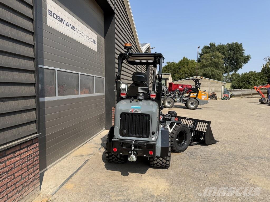 GiANT G1500L X-TRA minishovel NIEUW giekvering €625 LEAS لوادر بعجل