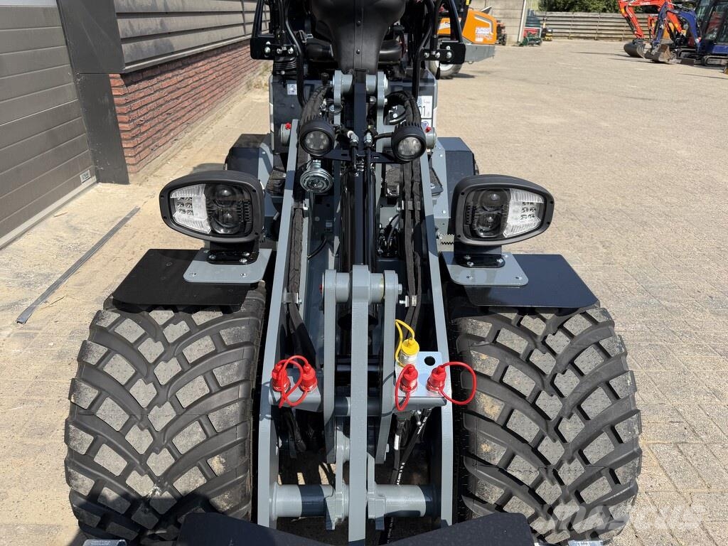 GiANT G1500L X-TRA minishovel NIEUW giekvering €625 LEAS لوادر بعجل