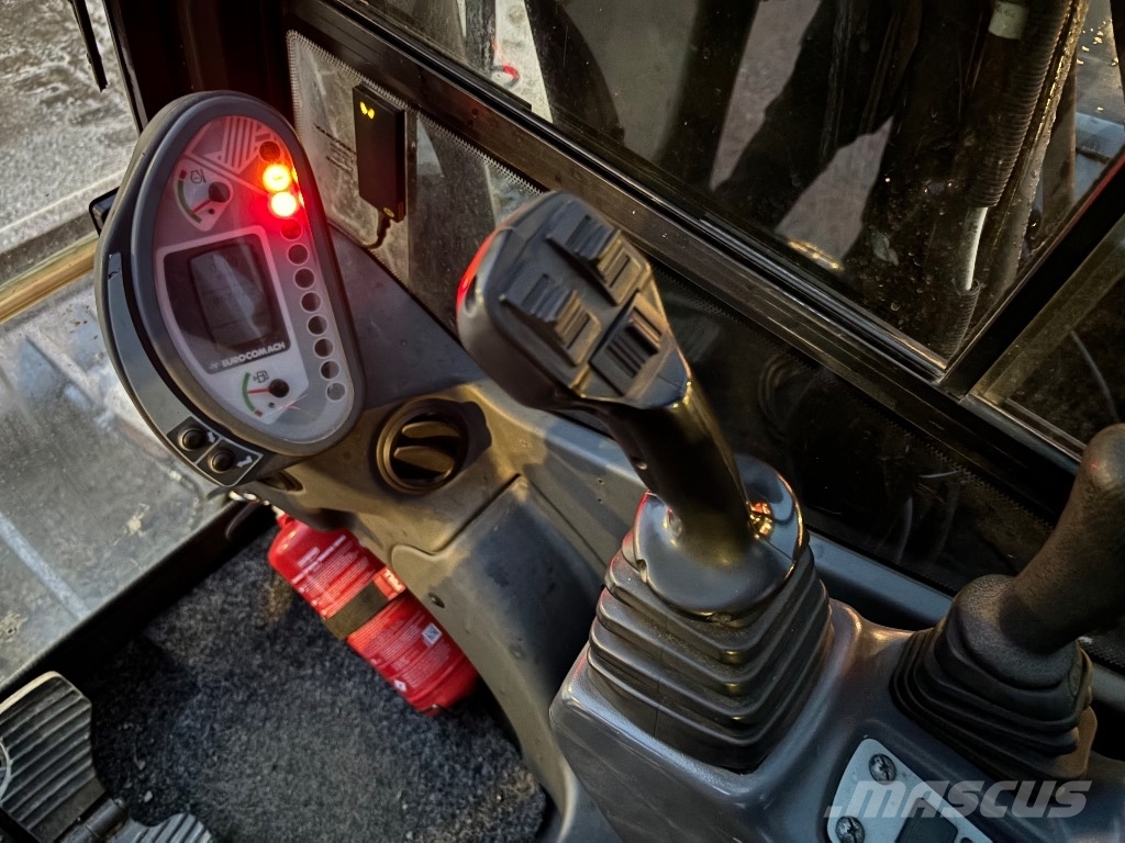 Eurocomach ES 850 / Engcon, Pihdit, Kauha, Rasvari Escavatori medi 7t - 12t