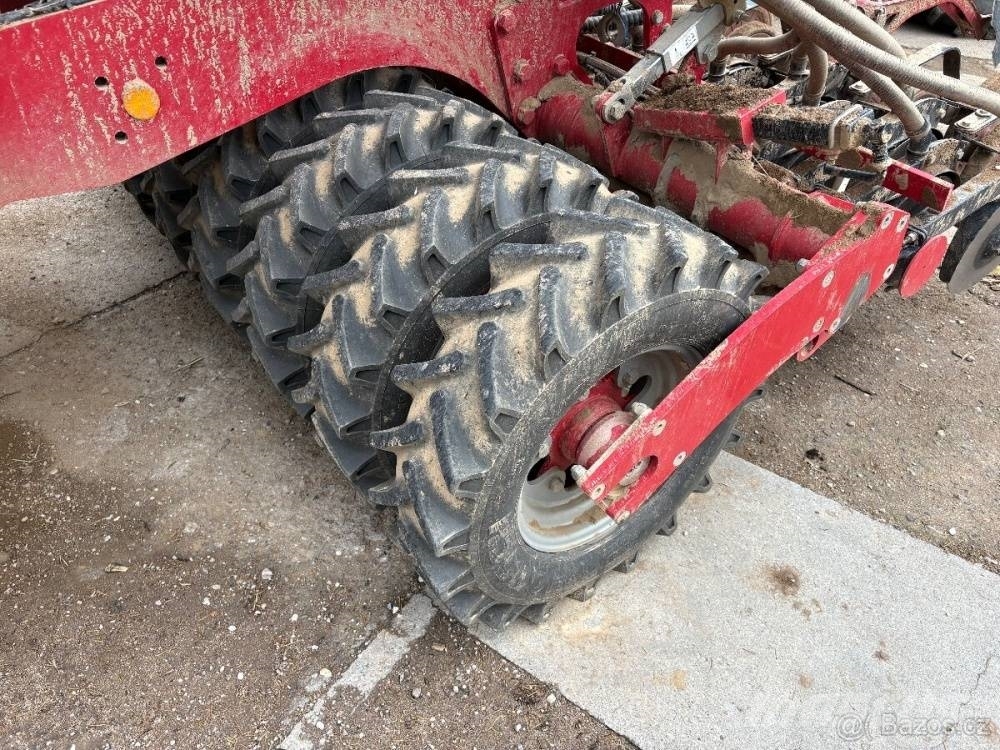 Horsch Pronto 6 DC مثاقيب مدمجة
