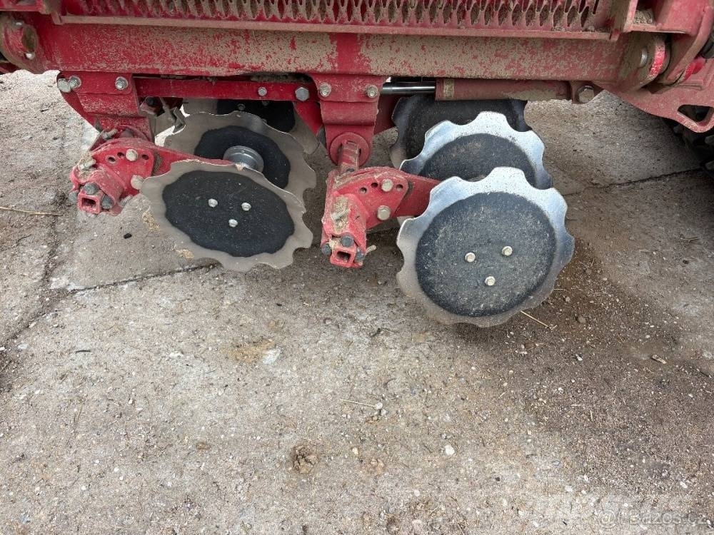 Horsch Pronto 6 DC مثاقيب مدمجة