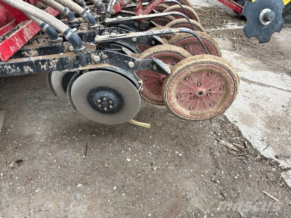 Horsch Pronto 6 DC مثاقيب مدمجة
