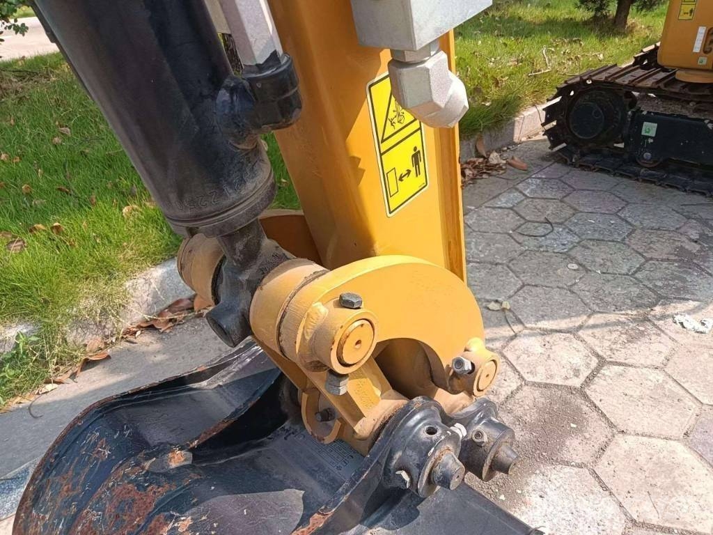CAT 302CR Mini ekskavatörler, 7 tona dek