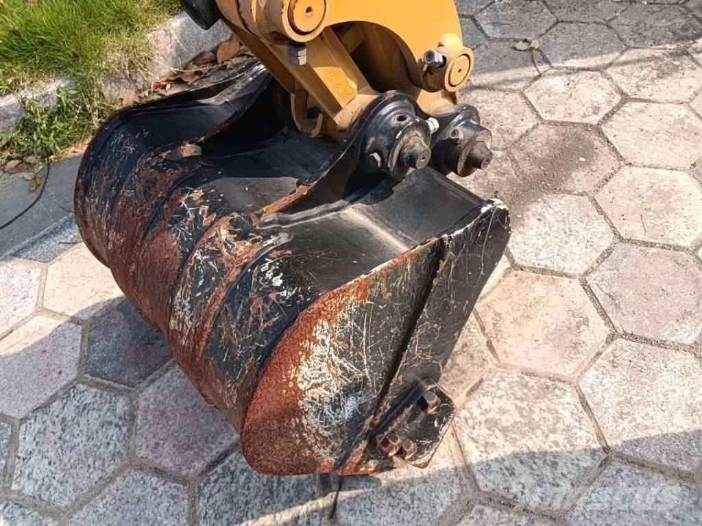 CAT 302CR Mini ekskavatörler, 7 tona dek