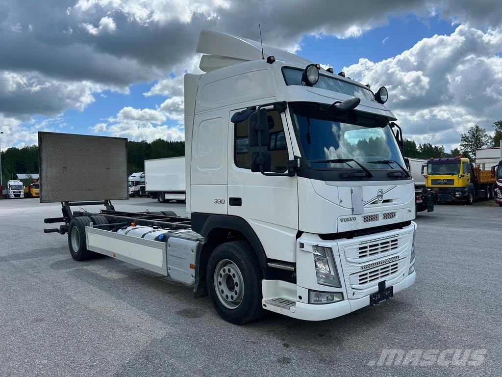 Volvo FM330 4X2 EURO6 + VEB Camiones con chasís y cabina