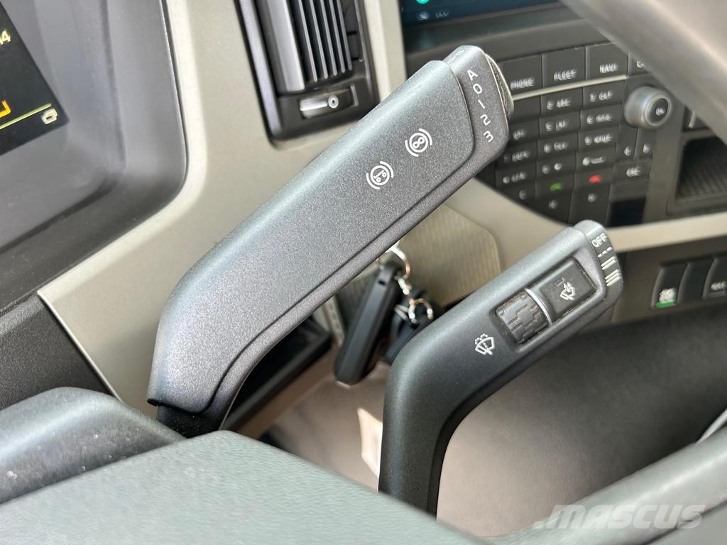 Volvo FM330 4X2 EURO6 + VEB Camiones con chasís y cabina