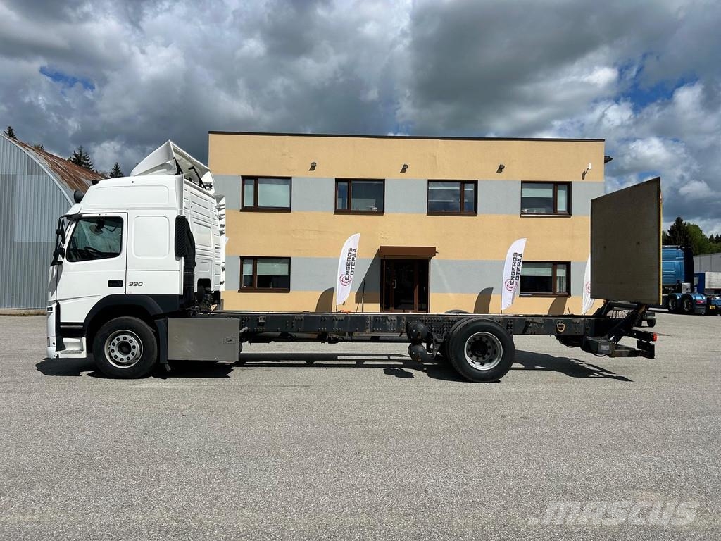 Volvo FM330 4X2 EURO6 + VEB Camiones con chasís y cabina