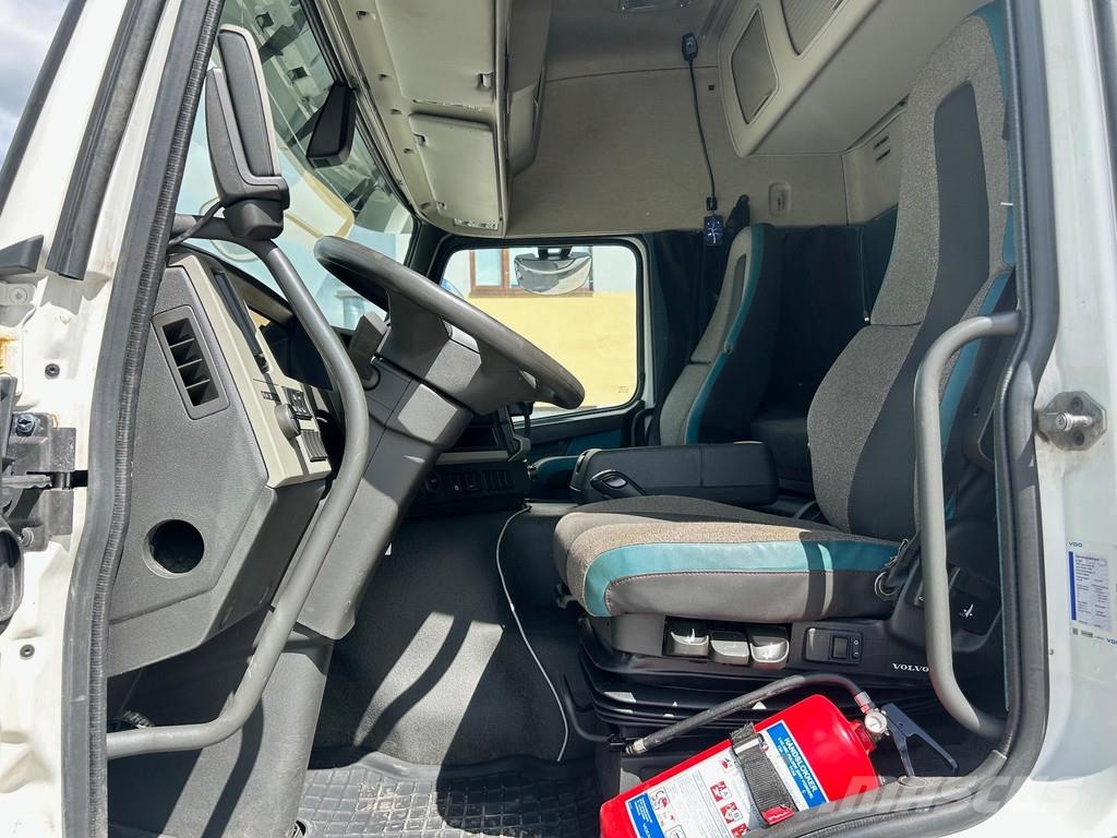 Volvo FM330 4X2 EURO6 + VEB Camiones con chasís y cabina