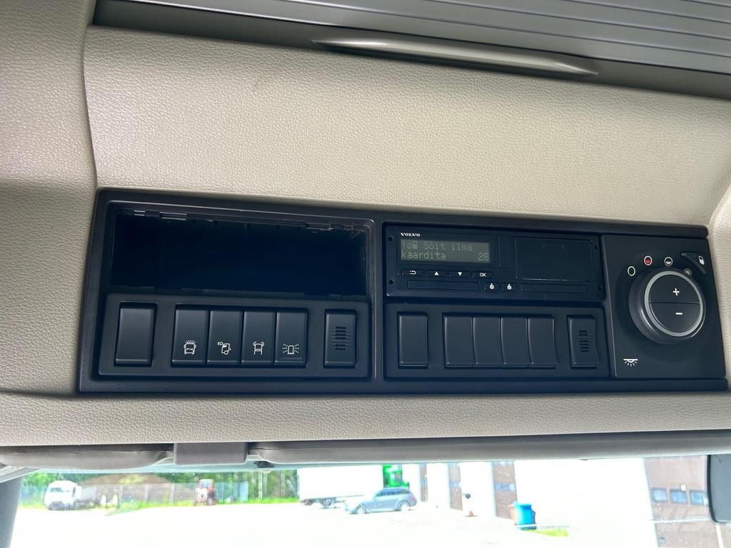 Volvo FM330 4X2 EURO6 + VEB Camiones con chasís y cabina