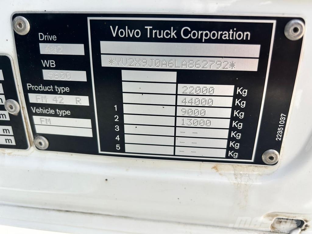 Volvo FM330 4X2 EURO6 + VEB Camiones con chasís y cabina