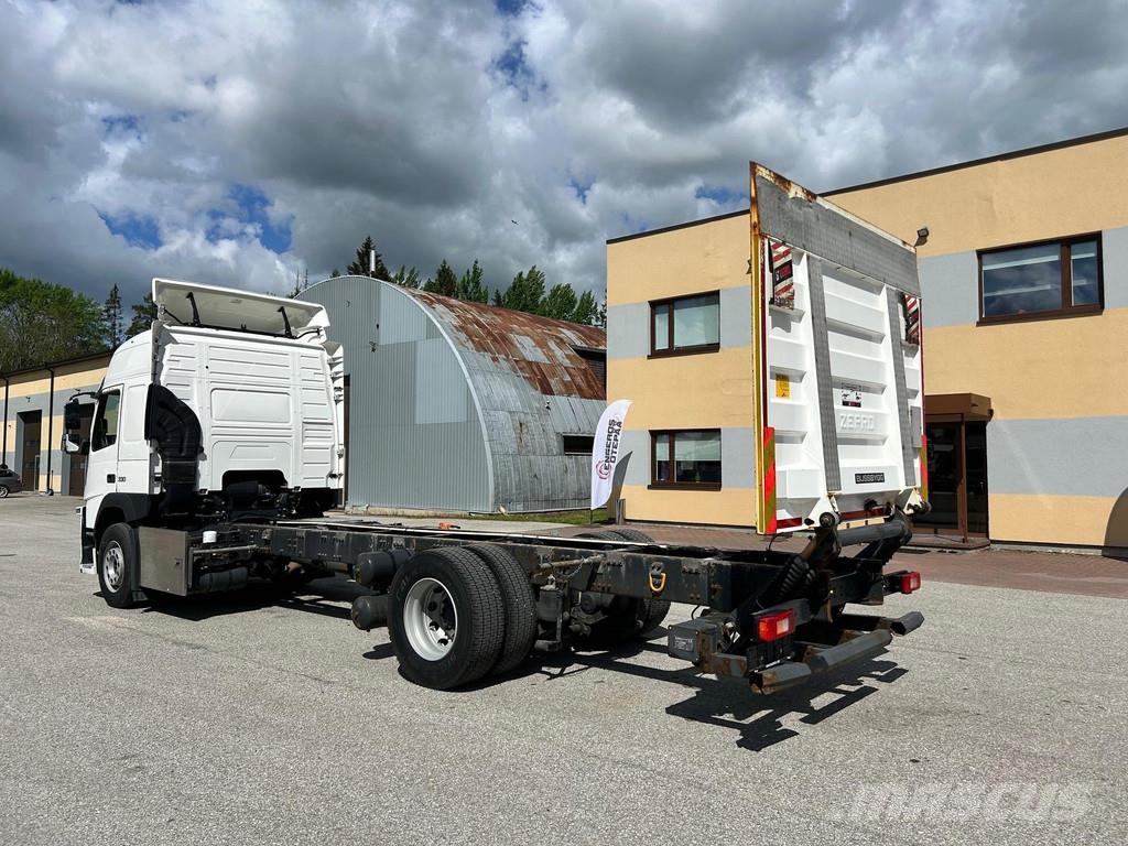 Volvo FM330 4X2 EURO6 + VEB Camiones con chasís y cabina