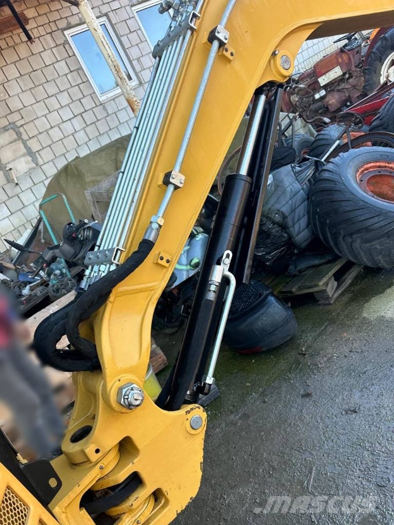 CAT Minikoparka CAT Caterpillar 302.7D CR 小型挖掘机
