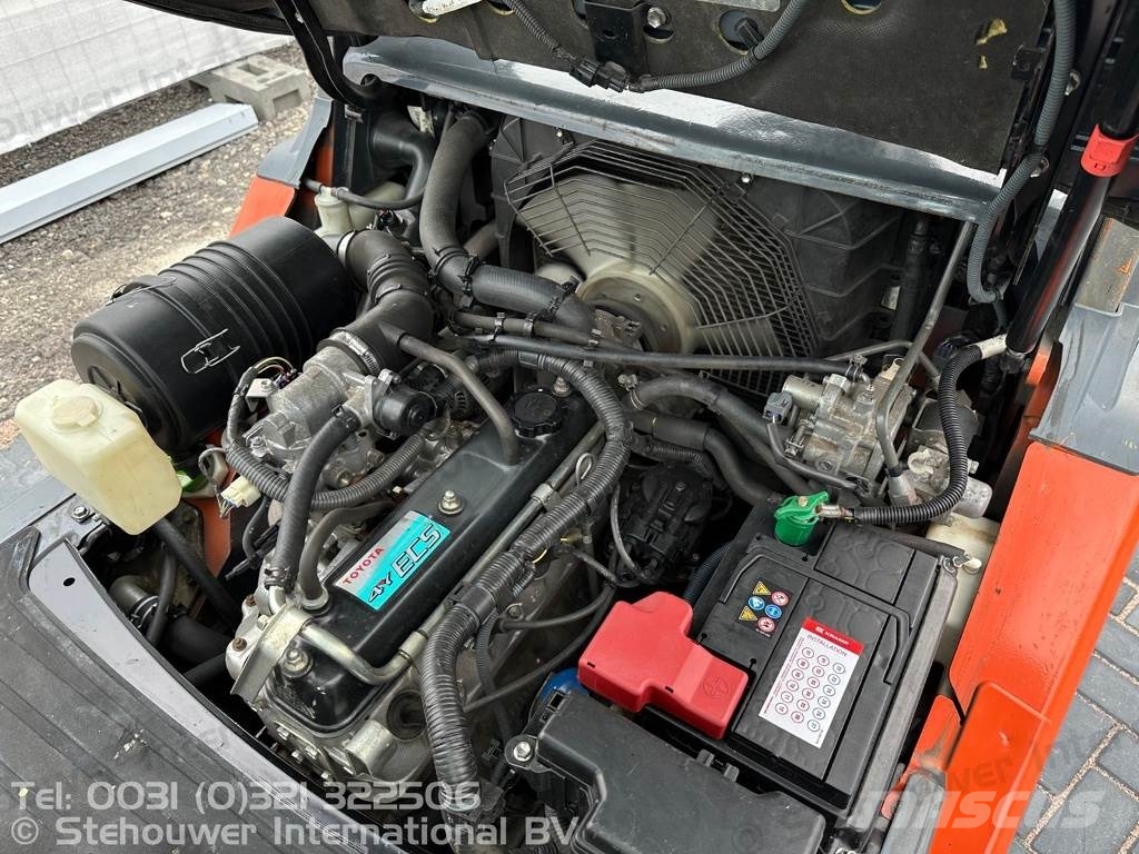 Toyota 02-8FGJF35 Περονοφόρα ανυψωτικά κλαρκ με φυσικό αέριο LPG