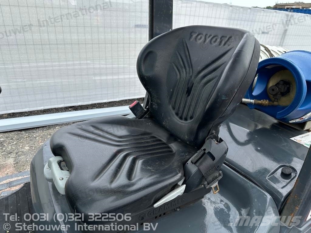 Toyota 02-8FGJF35 Περονοφόρα ανυψωτικά κλαρκ με φυσικό αέριο LPG