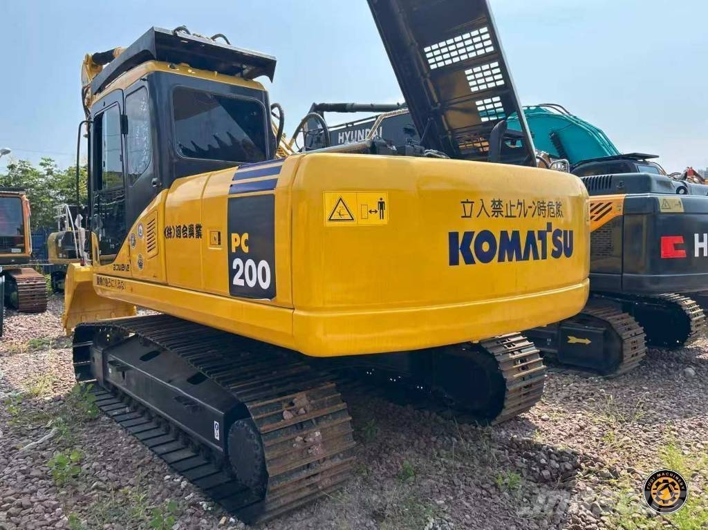 Komatsu PC 200-7 中型挖掘机