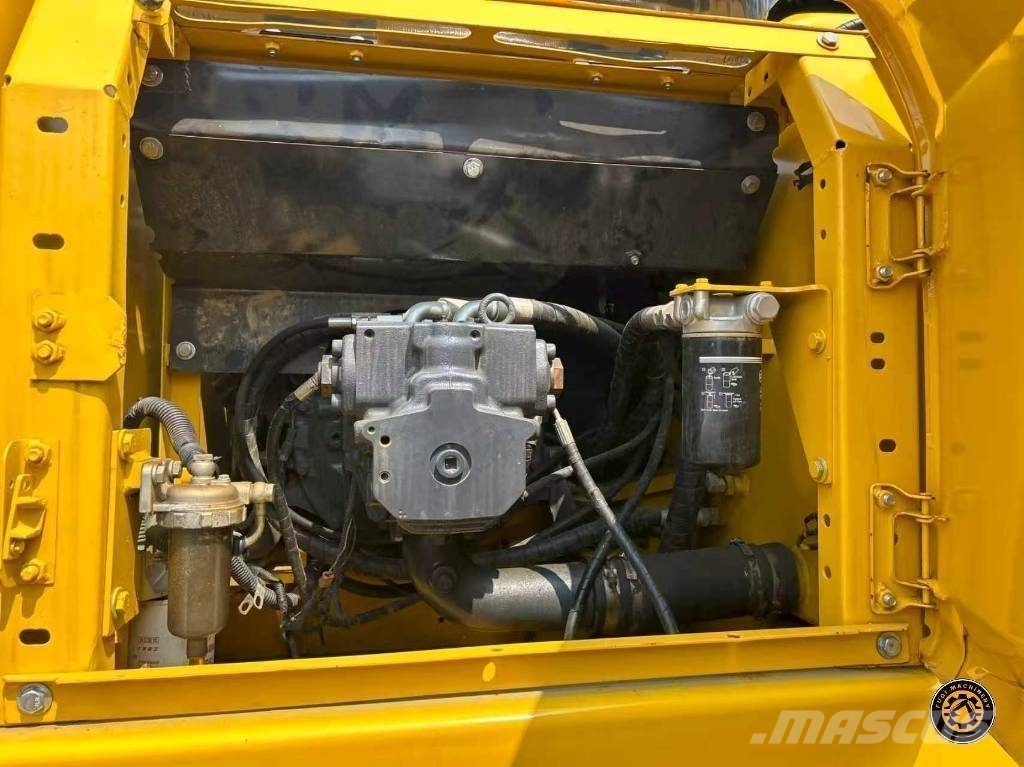 Komatsu PC 200-7 中型挖掘机