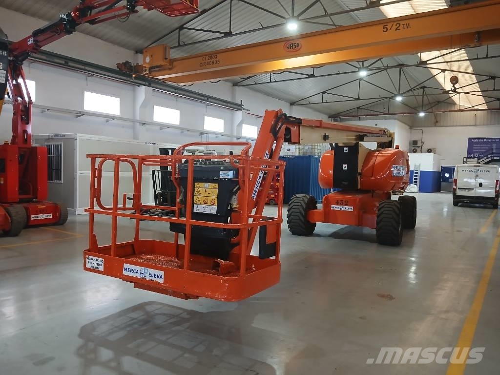 JLG 800 AJ 曲臂高空工作平台