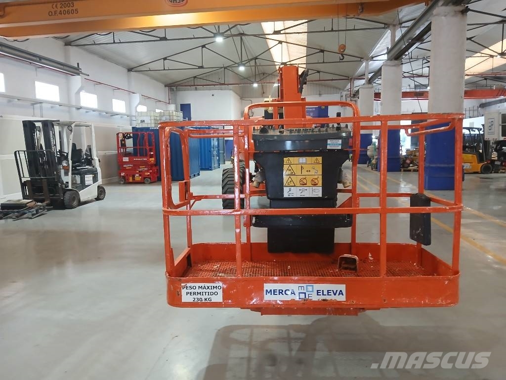 JLG 800 AJ 曲臂高空工作平台