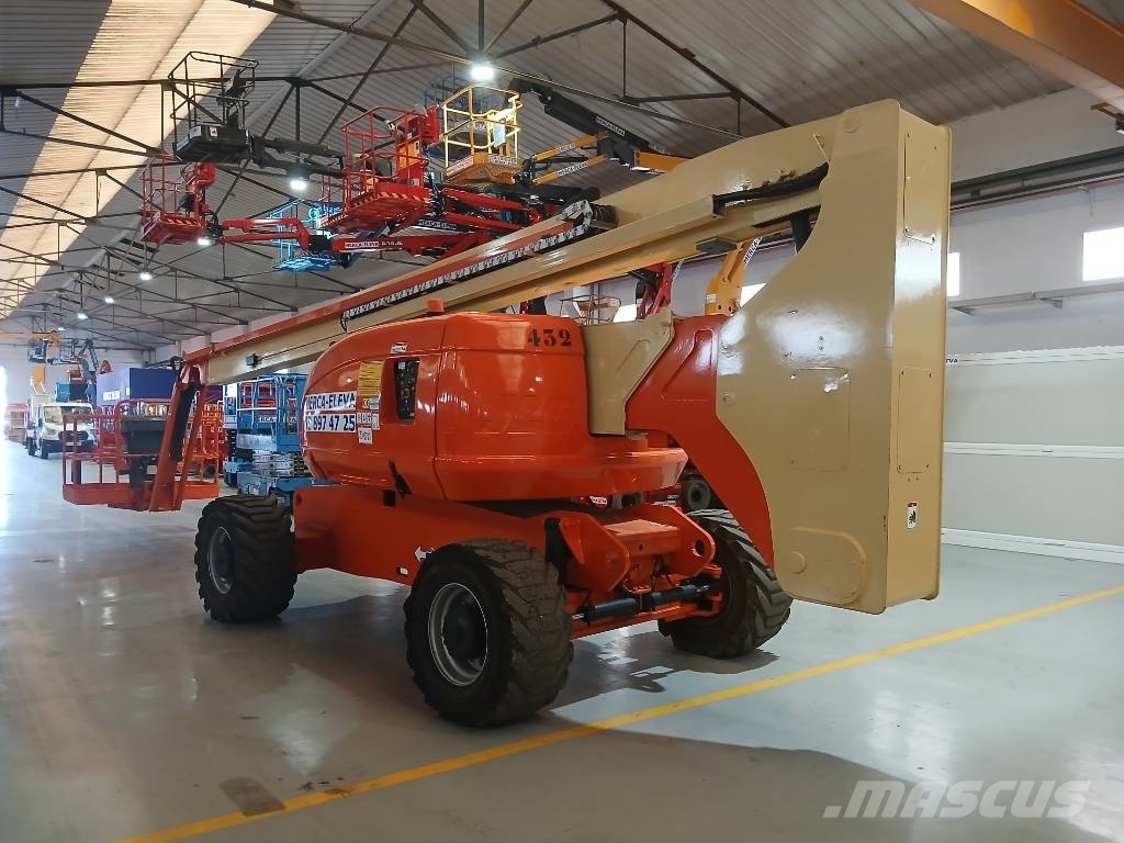 JLG 800 AJ 曲臂高空工作平台