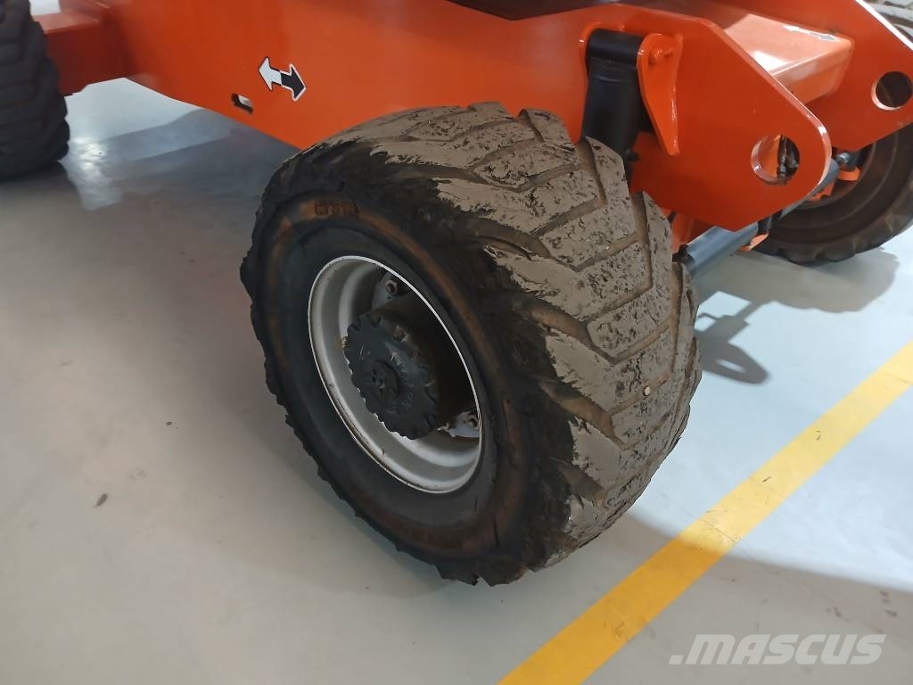JLG 800 AJ 曲臂高空工作平台