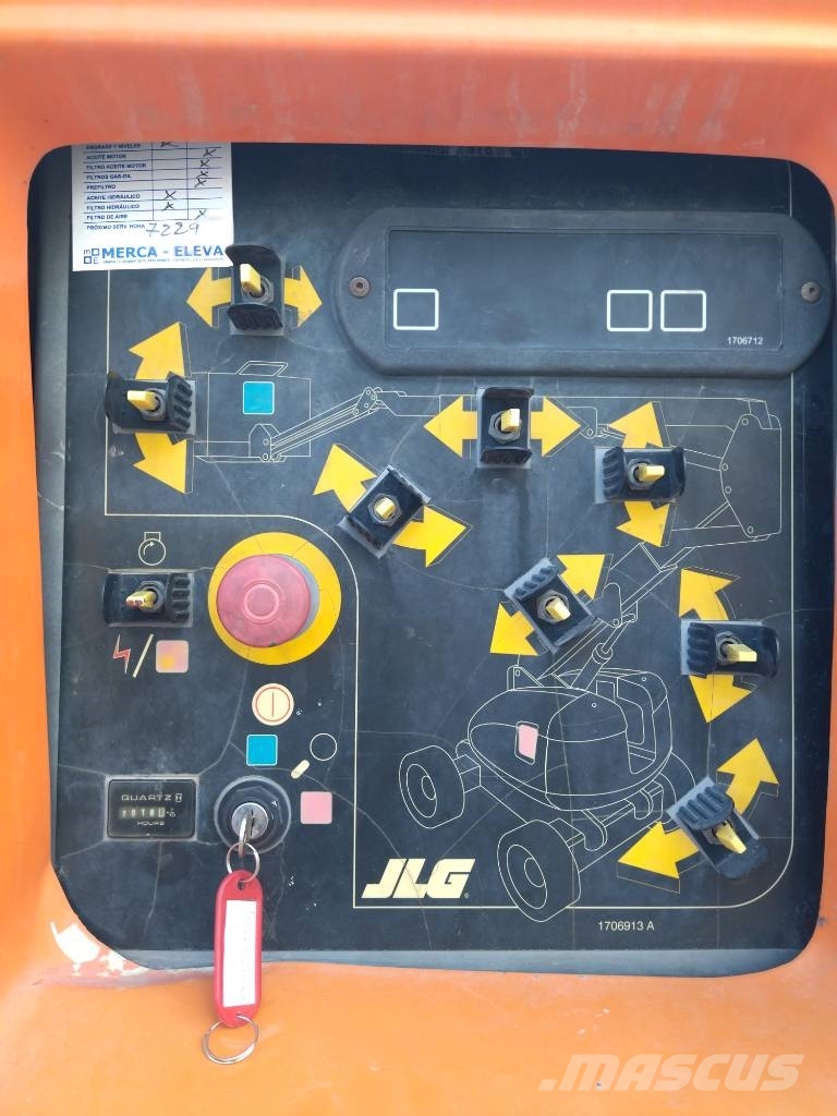 JLG 800 AJ 曲臂高空工作平台