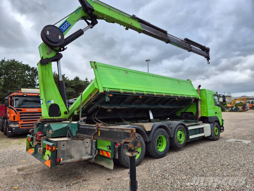 Volvo FMX 540 8x4 // 3-waytip // HMF 3220-K6 // Automobiliniai kranai