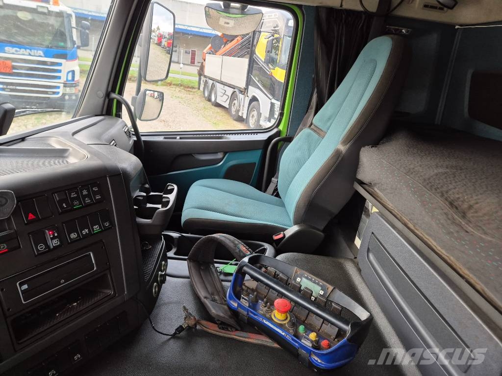Volvo FMX 540 8x4 // 3-waytip // HMF 3220-K6 // Automobiliniai kranai