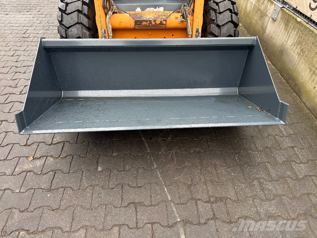 CASE 40 XT Schrankladers