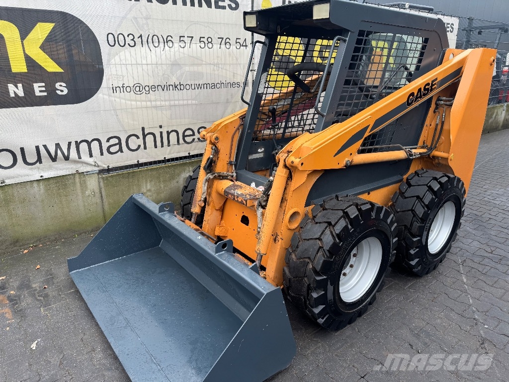 CASE 40 XT Schrankladers