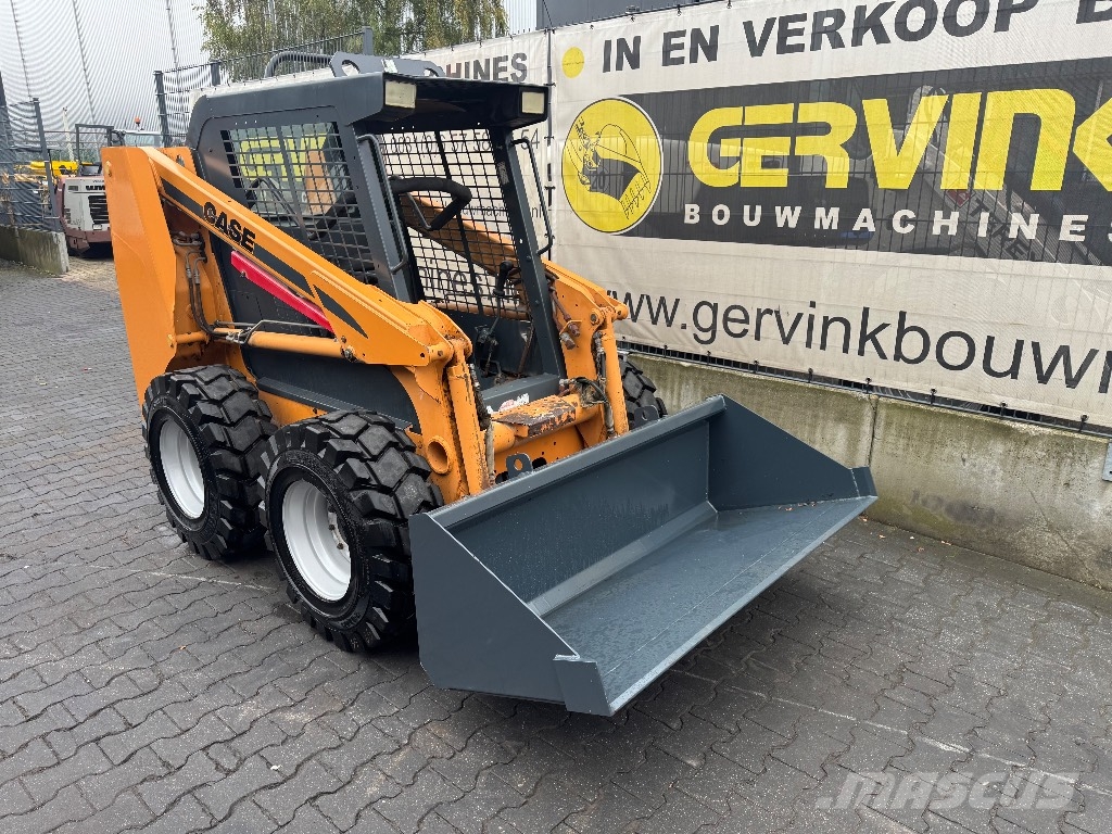 CASE 40 XT Schrankladers