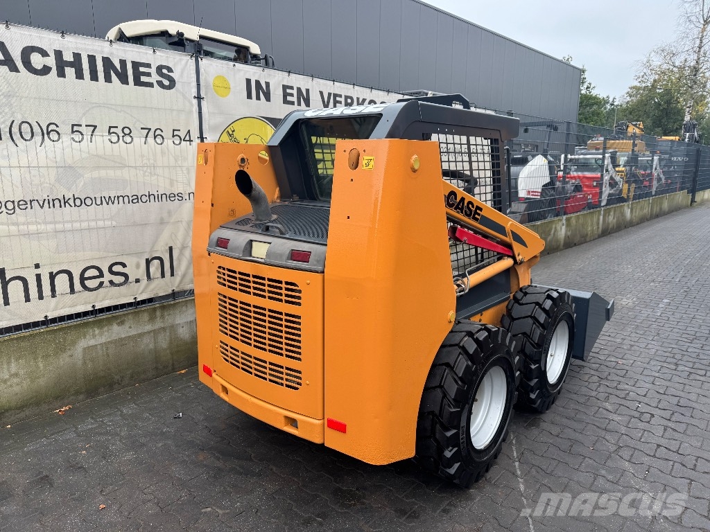 CASE 40 XT Schrankladers