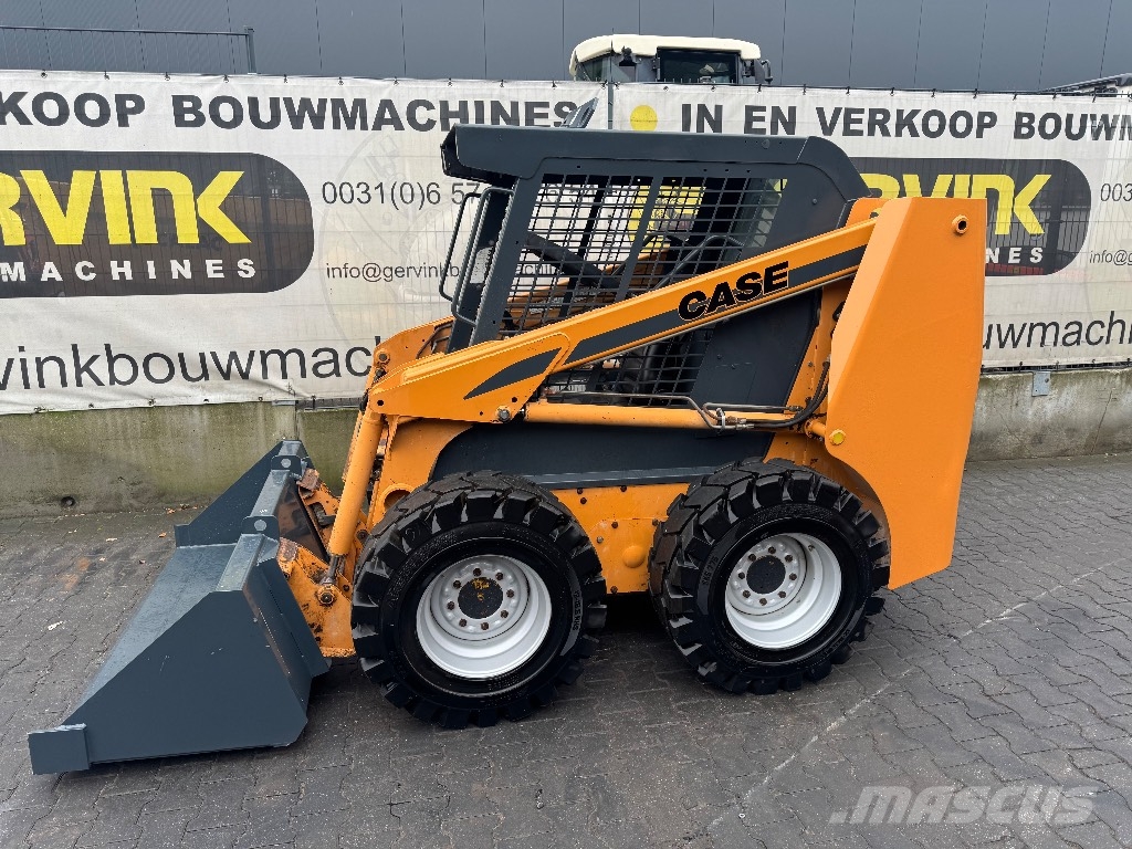 CASE 40 XT Schrankladers