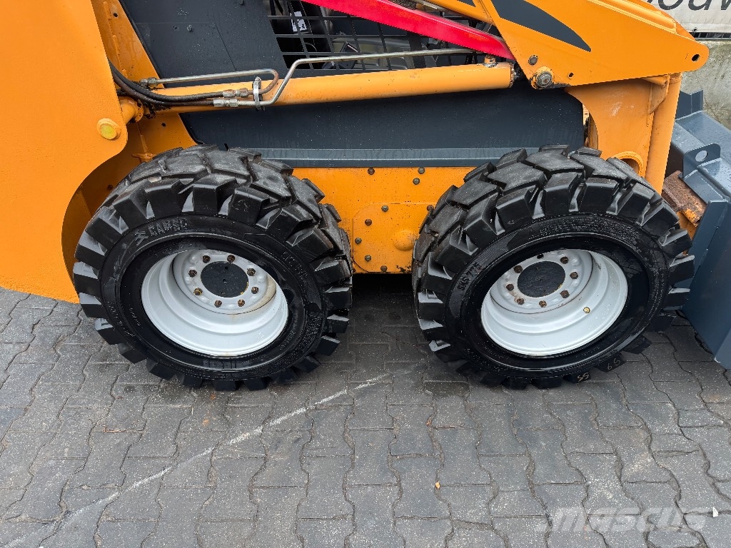 CASE 40 XT Schrankladers