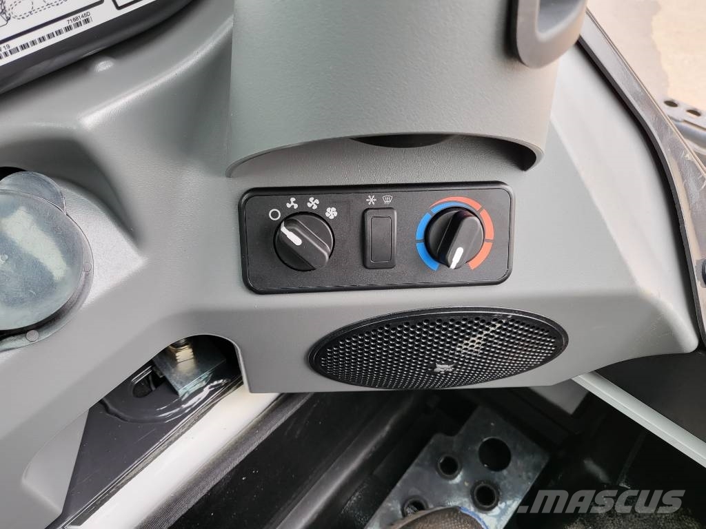Bobcat T 450 Krautuvai su šoniniu pasukimu