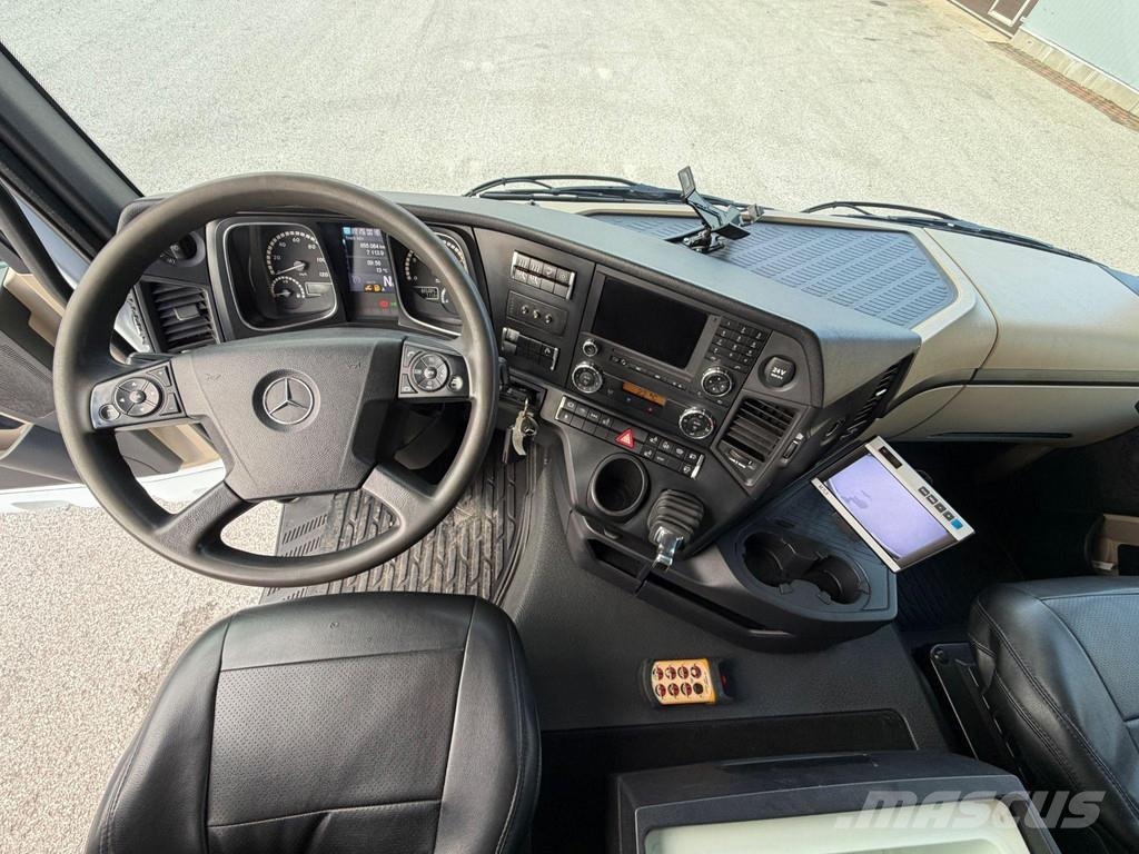 Mercedes-Benz ACTROS 2545 6X2 EURO6 + DOUBLE FLOOR BOX Animal transport trucks