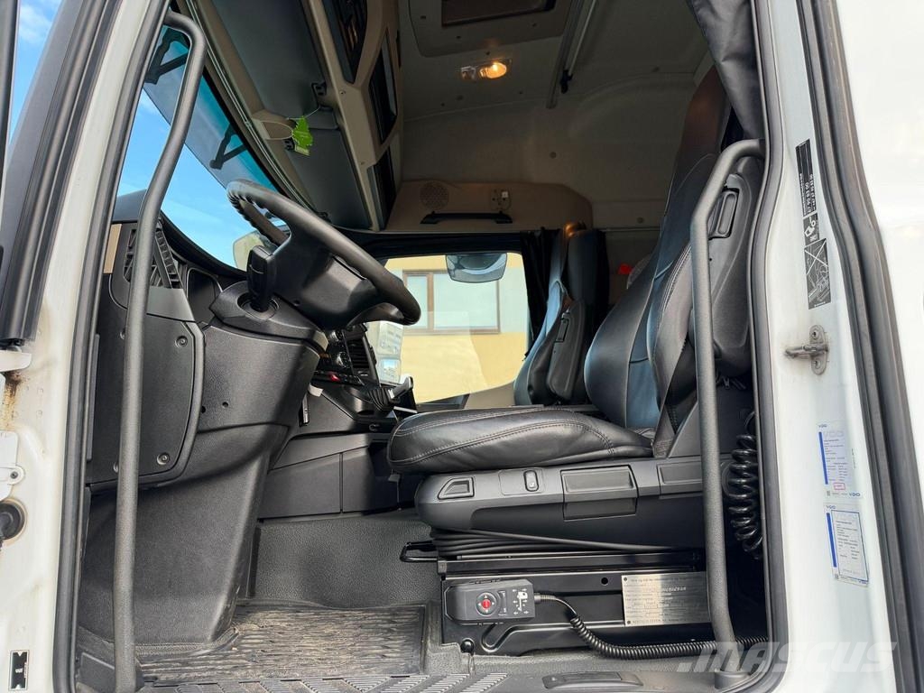 Mercedes-Benz ACTROS 2545 6X2 EURO6 + DOUBLE FLOOR BOX Animal transport trucks