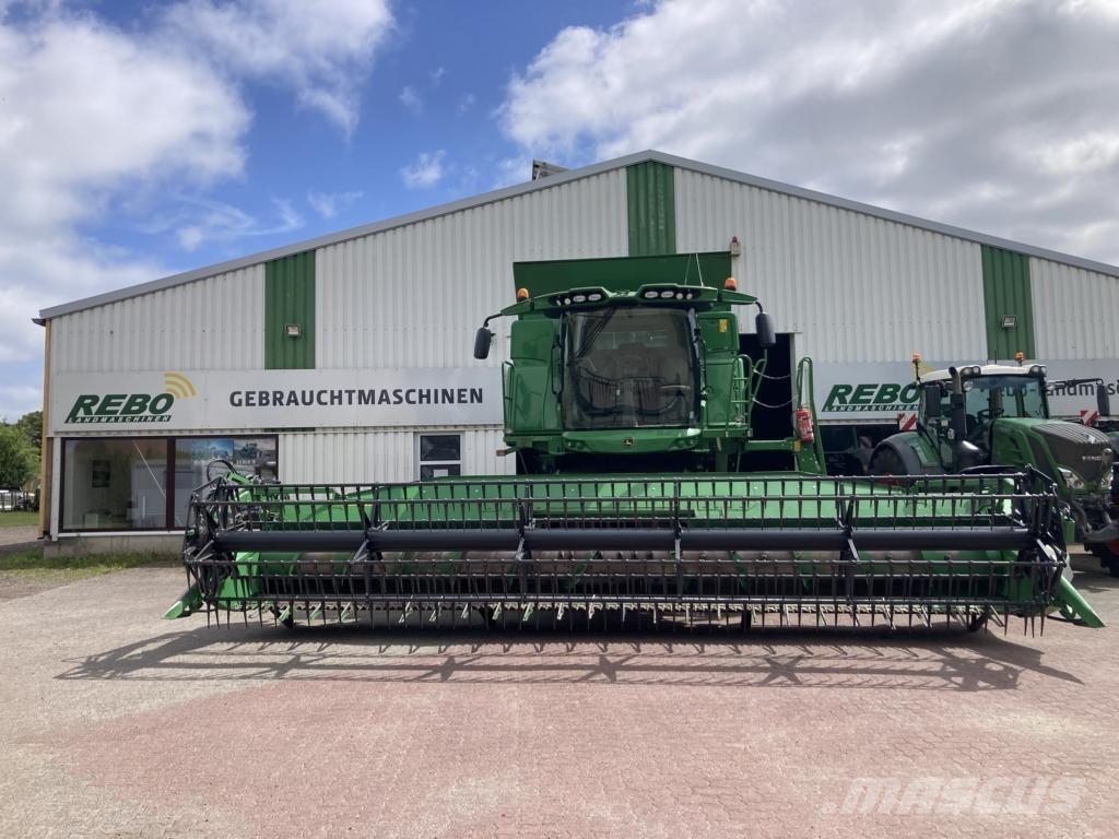 John Deere T670 Зернозбиральні комбайни