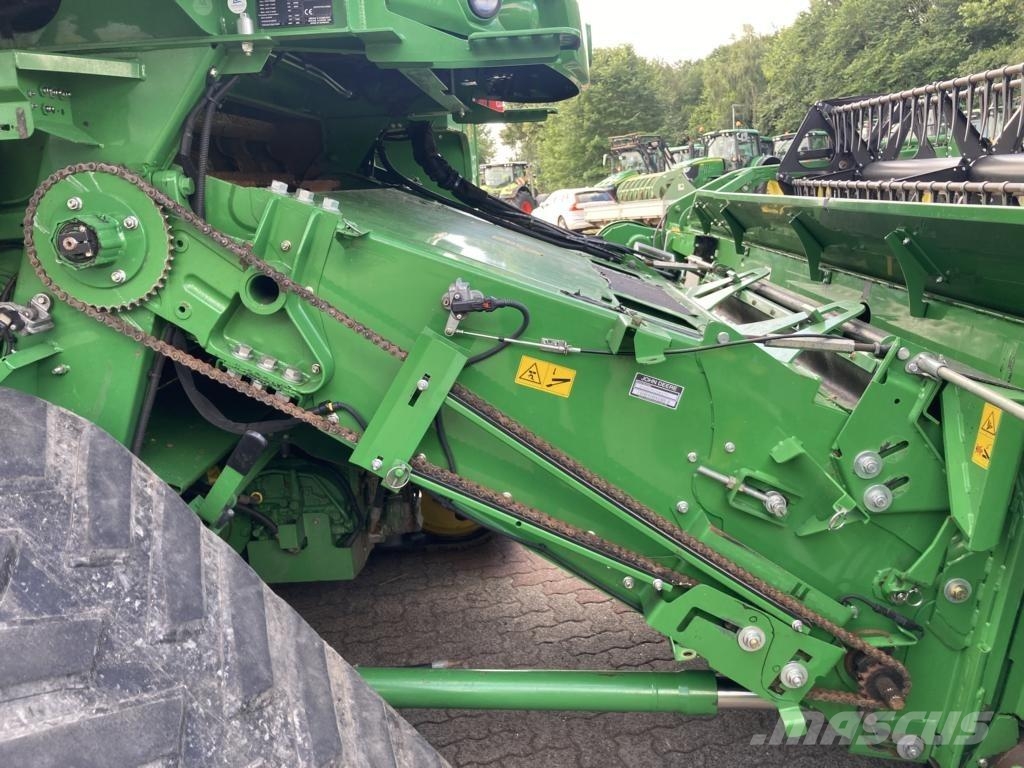 John Deere T670 Зернозбиральні комбайни