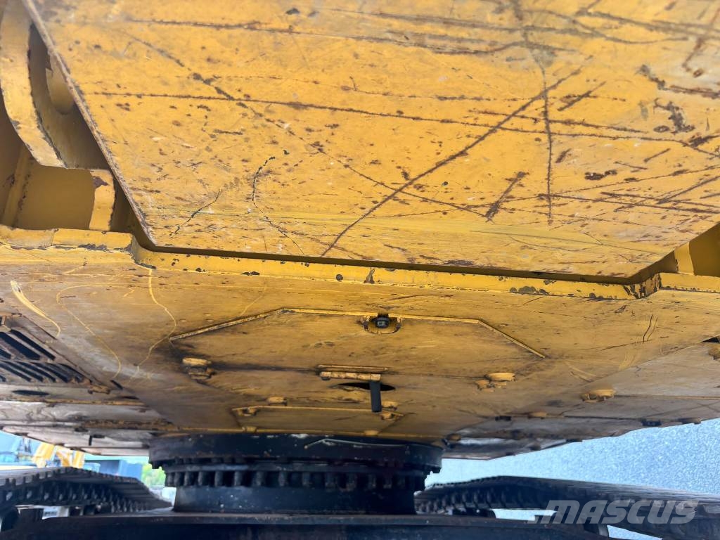 CAT 330 F L N OQ 80 Vikšriniai ekskavatoriai
