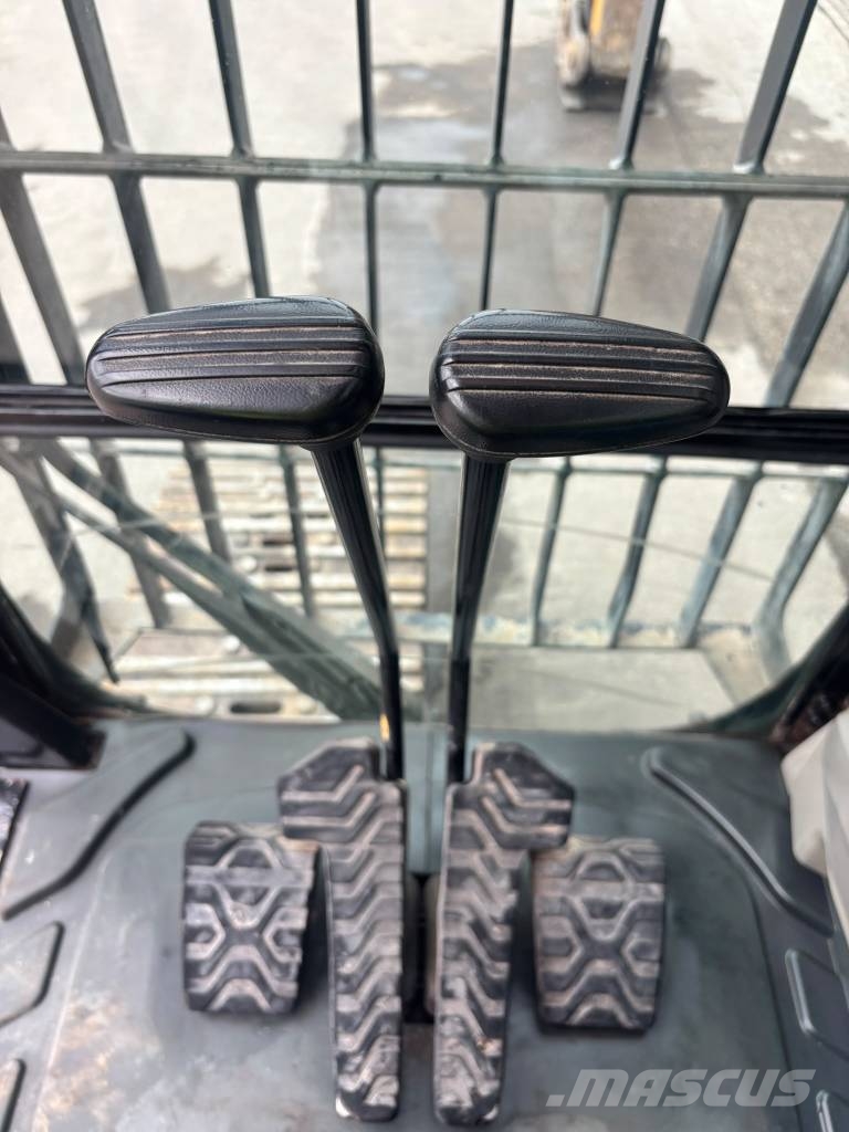 CAT 330 F L N OQ 80 Vikšriniai ekskavatoriai