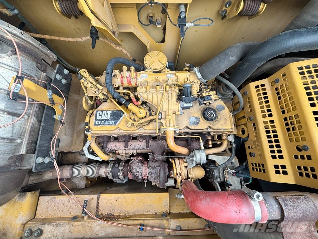 CAT 330 F L N OQ 80 Vikšriniai ekskavatoriai
