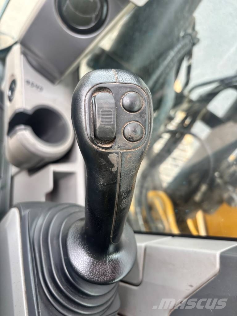 CAT 330 F L N OQ 80 Vikšriniai ekskavatoriai